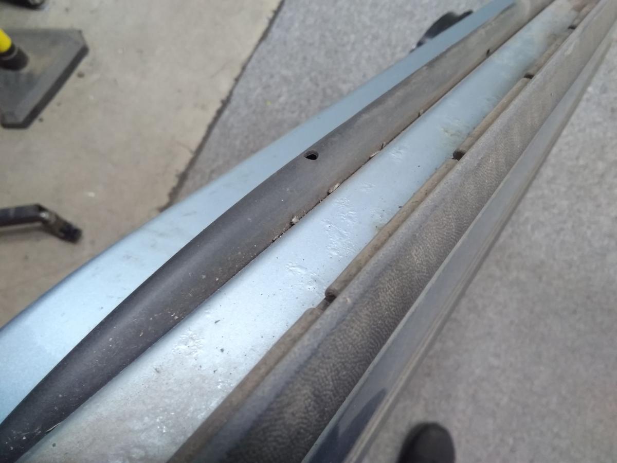 VW Passat 3C T&uuml;r vorn links Fahrert&uuml;r arcticbluesilver LB5M BJ2005