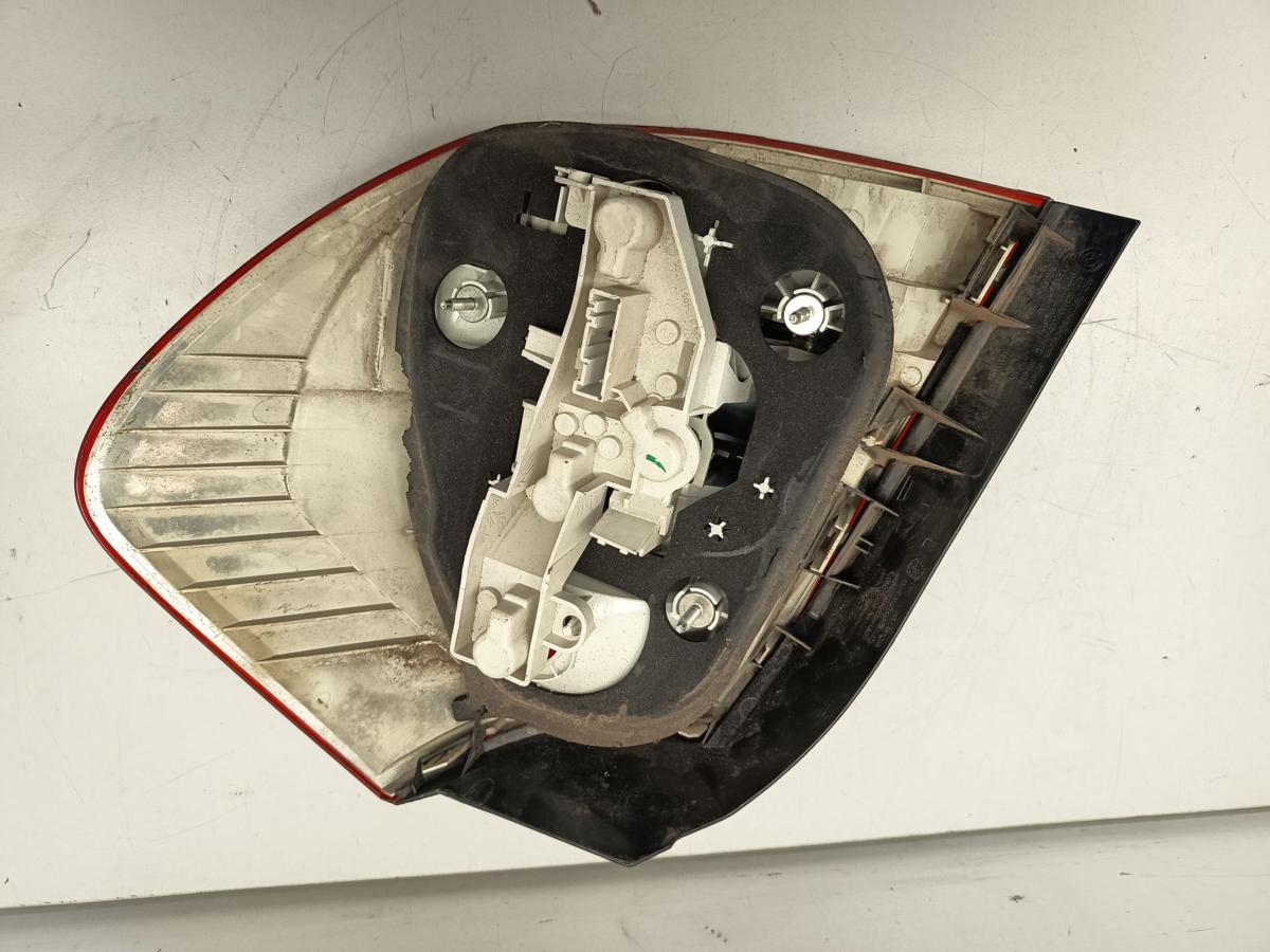 BMW 1er E87 original Rueckleuchte Links Heckl Fond Baujahr 2005