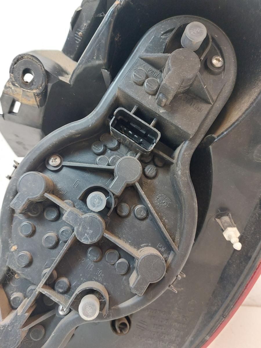 Nissan Primera P12 Fliessheck R&uuml;ckleuchte links R&uuml;cklicht Heckleuchte 5t&uuml;rer