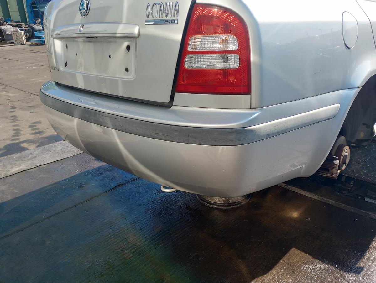 Skoda Octavia 1U orig Stoßstange hinten Stoßfänger LF7T Silber Bj 2003