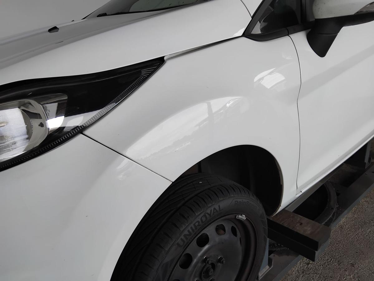 Ford Fiesta JA8 CCN 2013-2017 original Kotfl&uuml;gel vorn links frostweiss