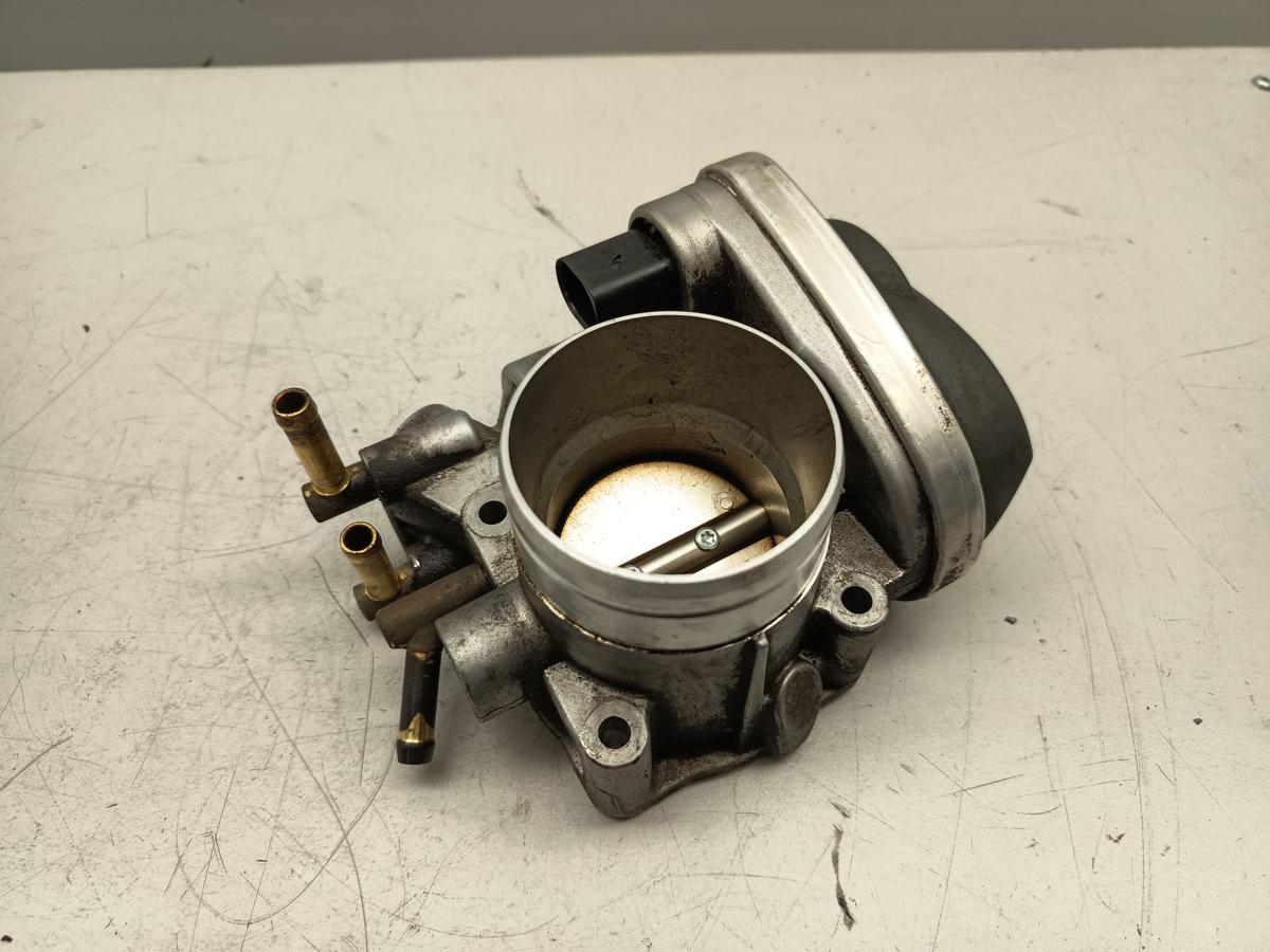 VW Passat 3C original Drosselklappe 1.6 75kW Benzin Bj 2006