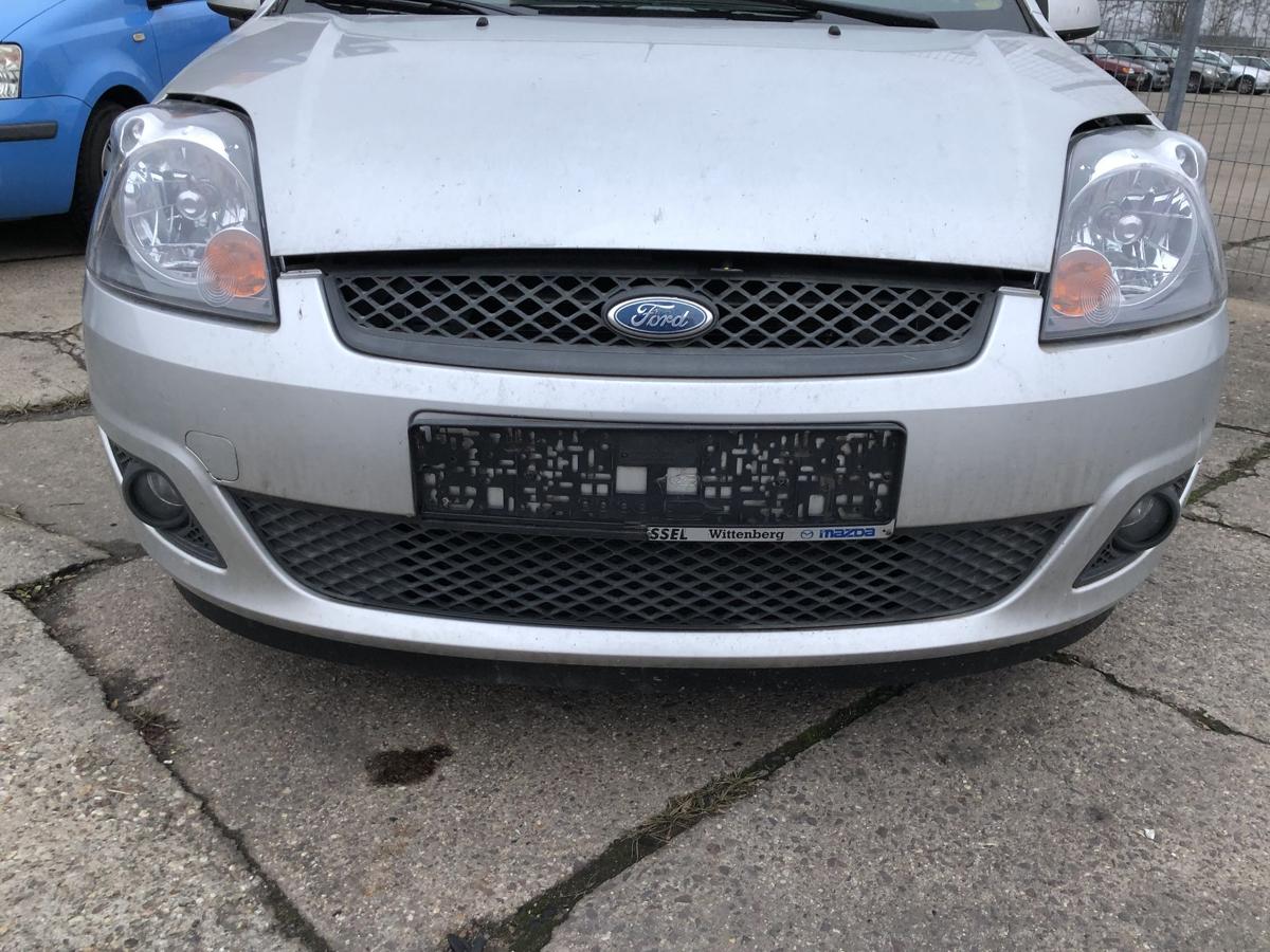 Ford Fiesta JD3 JH1 ab05 Stossf&auml;nger vorne Bumper Stossstange Polarsilber Nebel