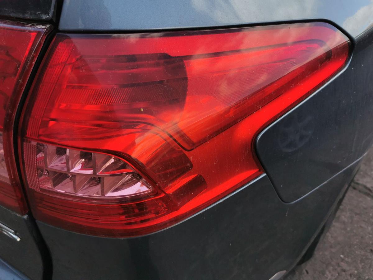 Citroen C5 R Kombi Rückleuchte Schlussleuchte Rücklicht hinten aussen rechts