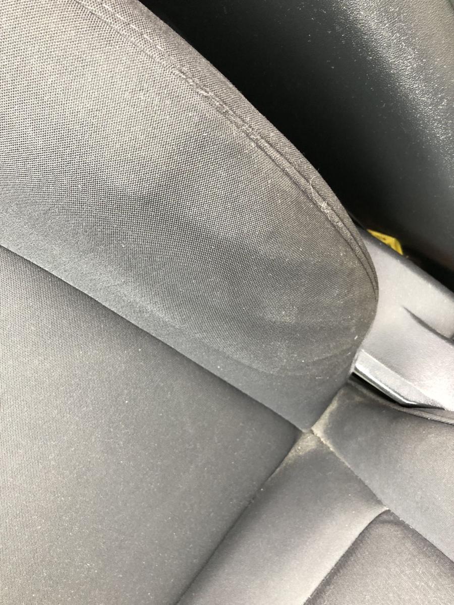 Hyundai i30 FD Sitz vorn links Fahrersitz Stoff ohne Heizung Autositz