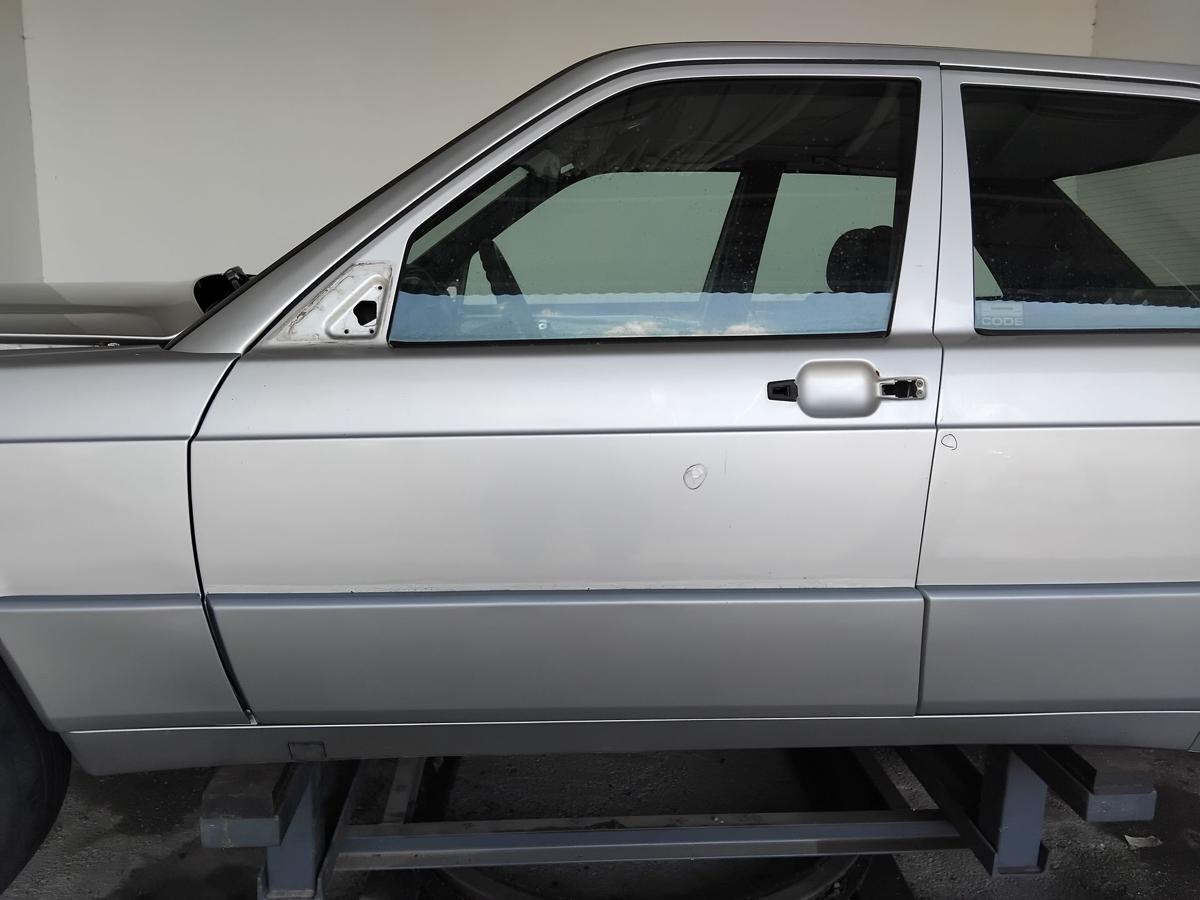 Mercedes Benz 190 W201 T&uuml;r vorn links Fahrert&uuml;r BJ1991 Mopf 744 brillantsilbermetallic