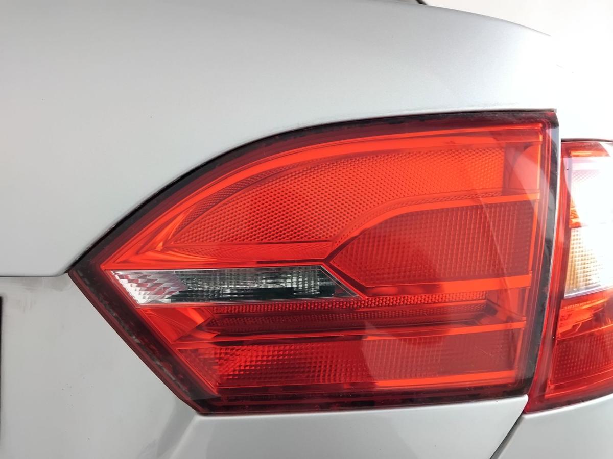 VW Jetta VI 162 original R&uuml;ckleuchte Heckleuchte rechts innen BJ2012