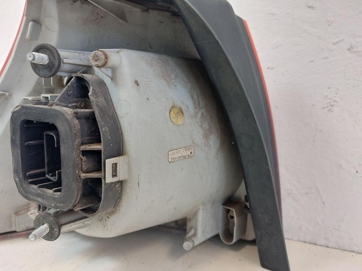 VW Golf V 5 R&uuml;ckleuchte Schlussleuchte R&uuml;cklicht hinten aussen rechts 3/5 T&uuml;rer