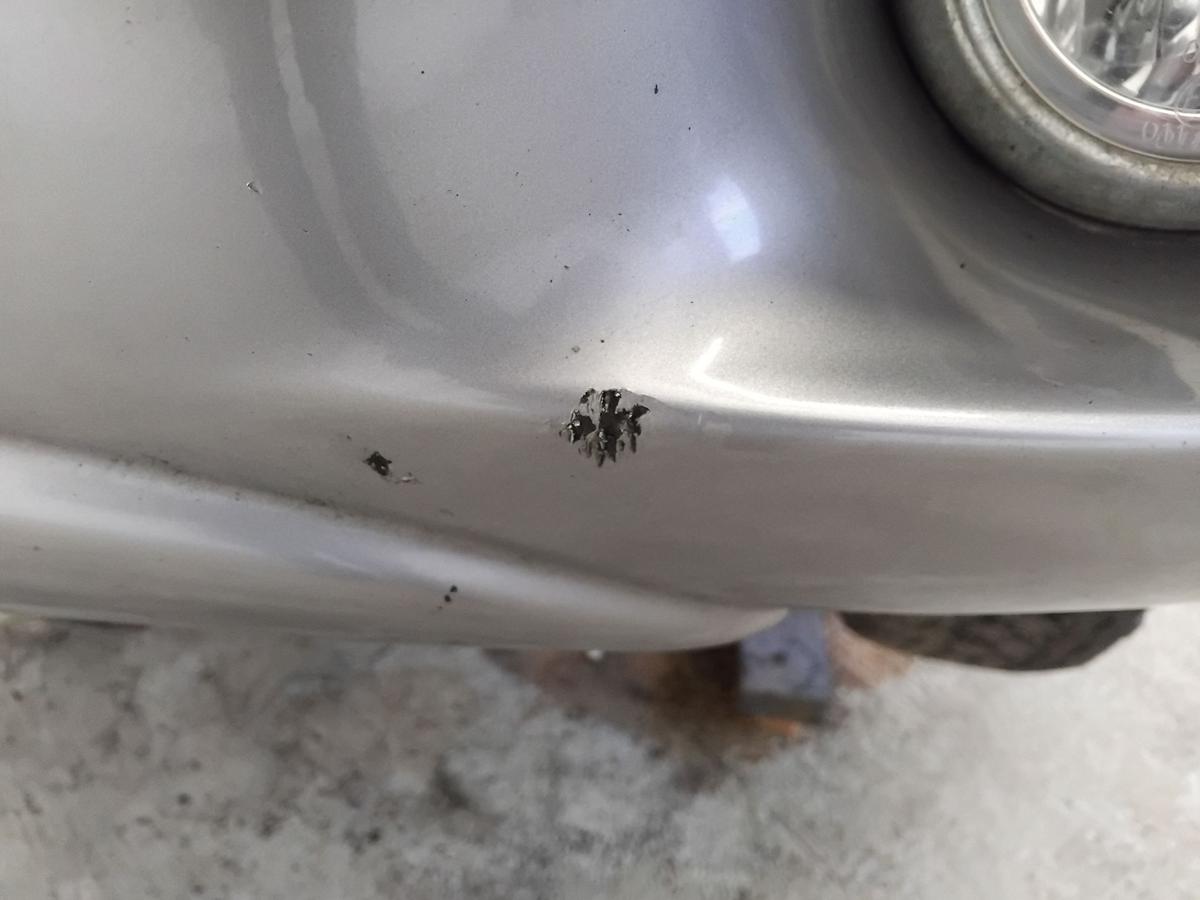 Hyundai Santa Fe SM original Stoßstange Stossfänger vorn grau BJ2003