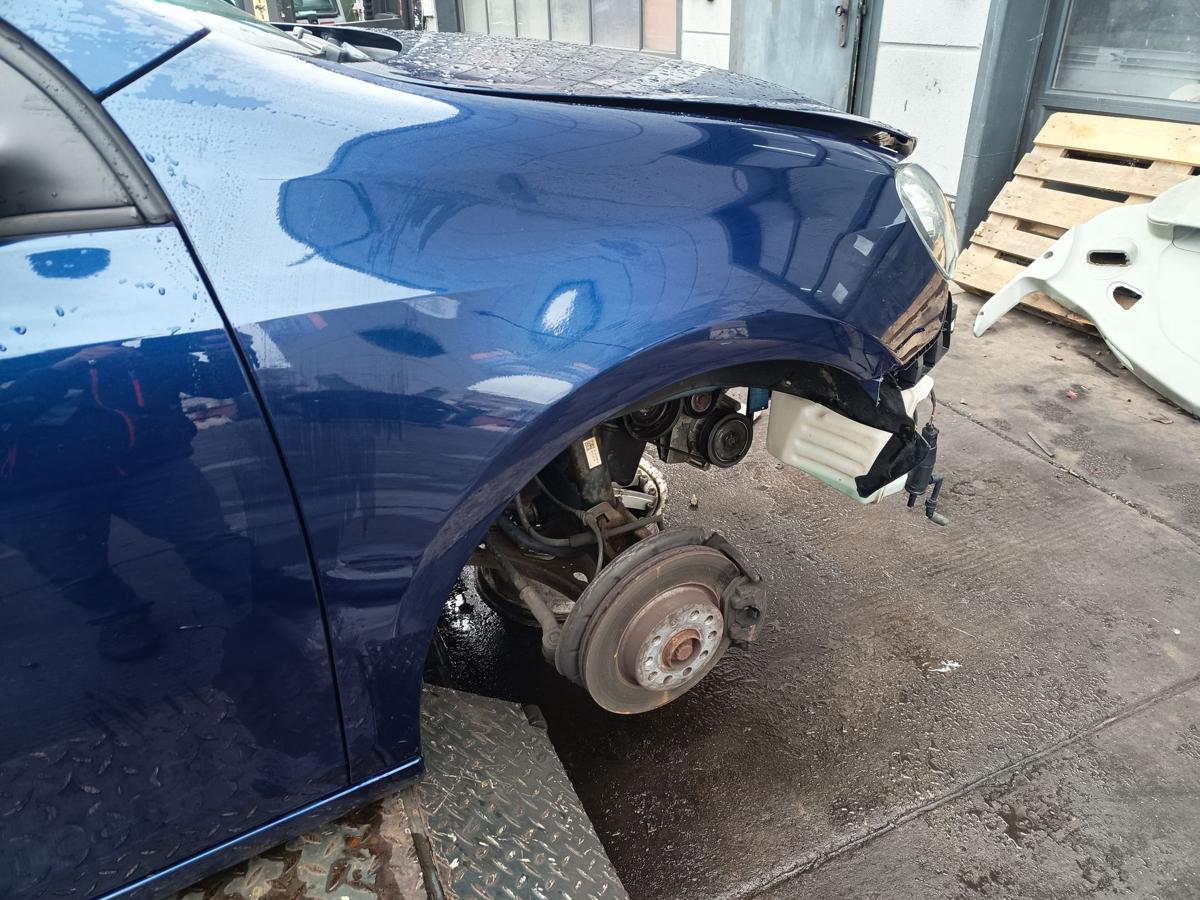 VW Golf VI 6 Limo original Kotflügel rechts LD5Q Blau Bj 2009 VW Golf VI 6 Limo original Kotflügel rechts LD5Q Blau Bj 2009