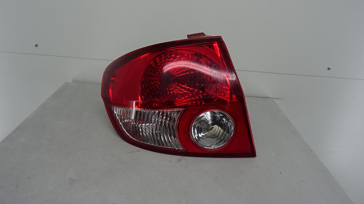 Hyundai Getz TB Bj2003 Rücklicht Schlussleuchte links rot weiss 924011CXXX