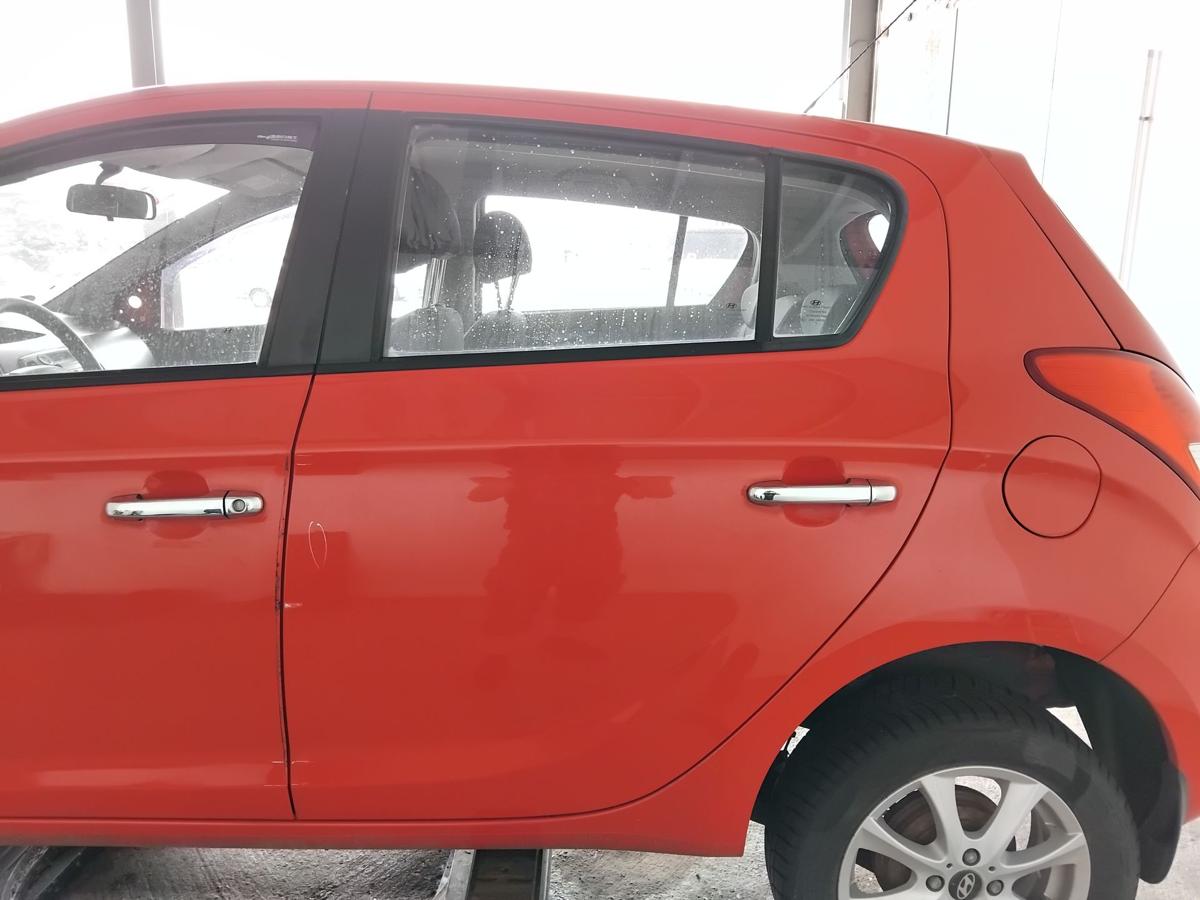 Hyundai i20 PB T&uuml;r hinten links BH Electric Red BJ2009
