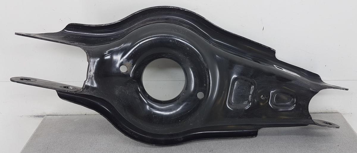 Tesla Model 3 Querlenker Hinterachse rechts unten Bj2019 1044451-00-F