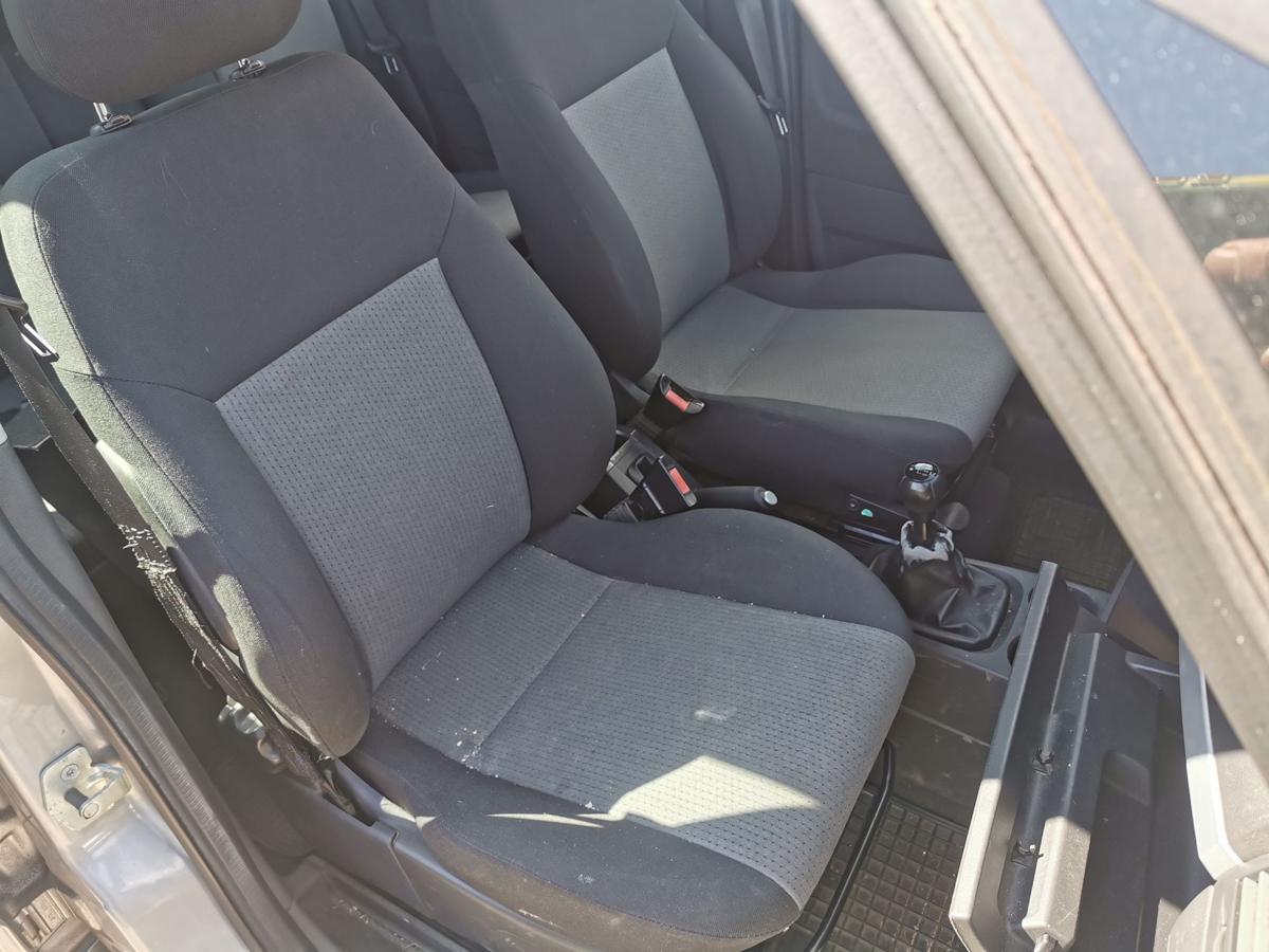 Opel Meriva A Beifahrersitz Autositz Sitz Stoffsitz vorn rechts Stoff