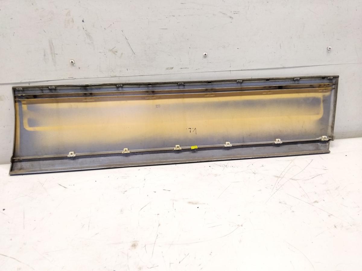 Mercedes W124 Türzierleiste Blende Tür vorn links 1246901540 graumetallic BJ1992
