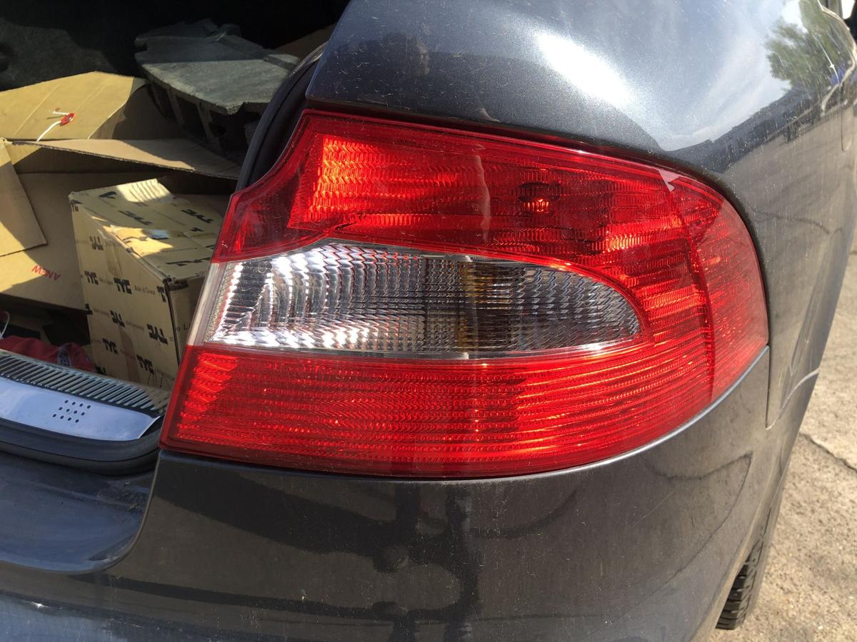 Skoda Superb 2 Typ 3T R&uuml;ckleuchte au&szlig;en rechts R&uuml;cklicht Heckleuchte Limo
