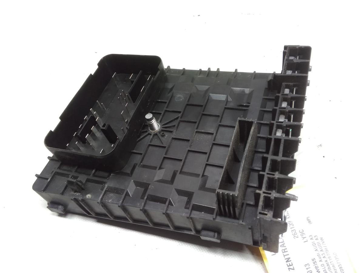 Audi A3 8P original Zentralelektrik Sicherungskasten 1K0937125D Bj.2013