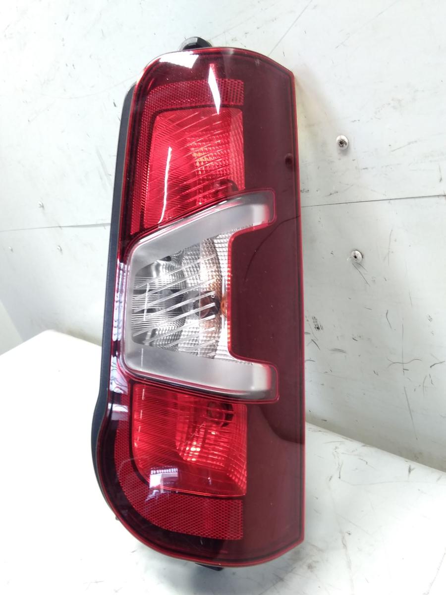 Opel Combo E Cargo original R&uuml;ckleuchte Heckleuchte rechts Bj.2023 f&uuml;r Heckt&uuml;ren