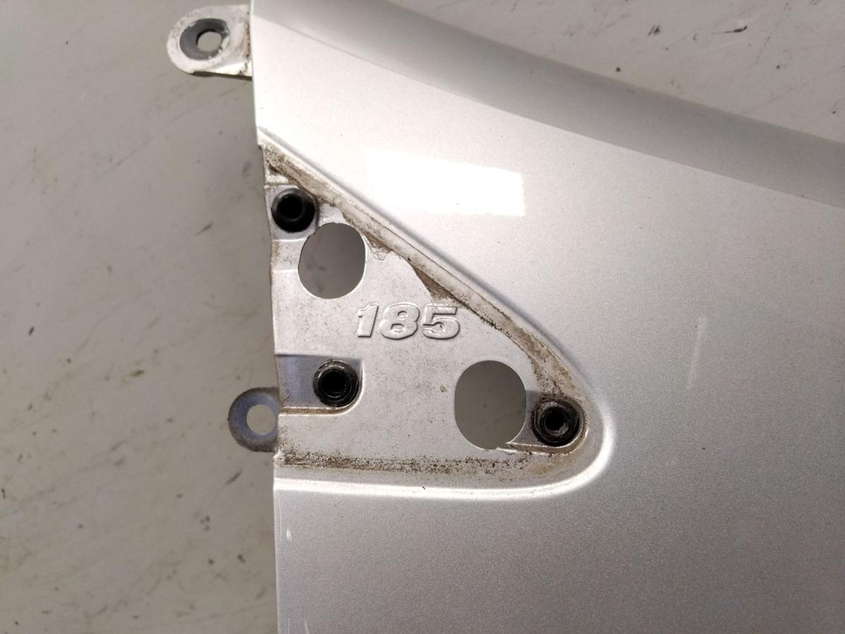 Renault Clio 3 original Kotfl&uuml;gel vorn rechts Index 185 silber BJ2005