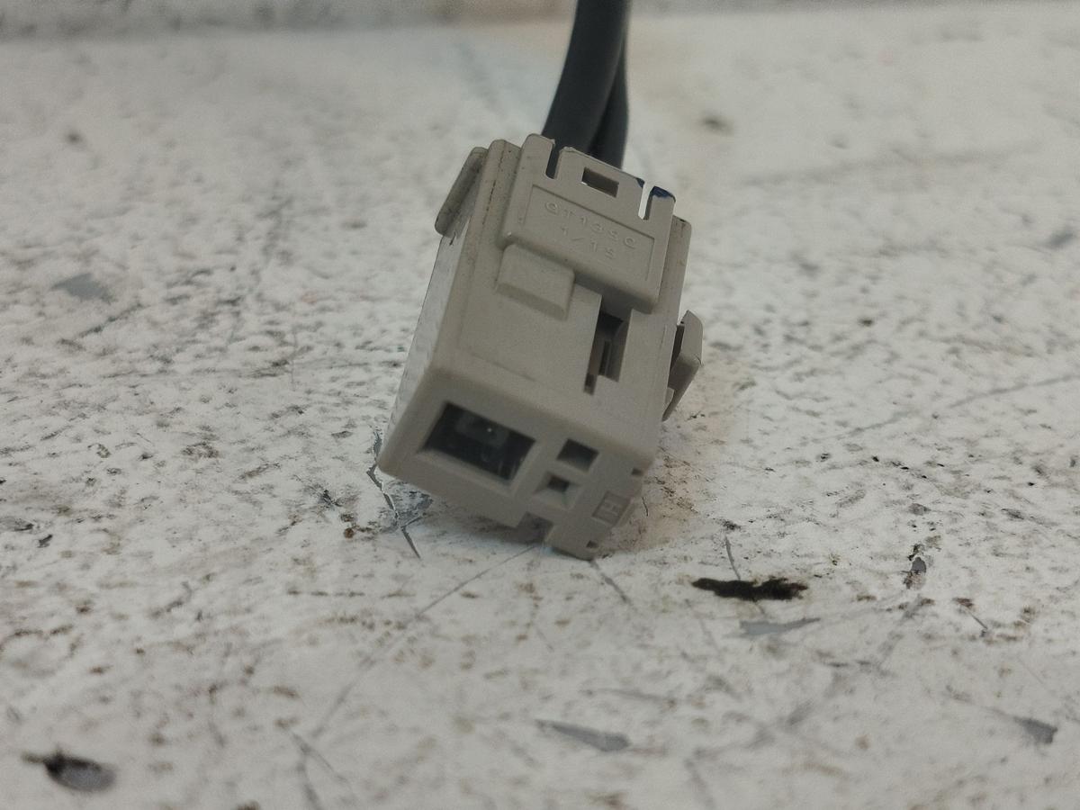 Mitsubishi Colt Z30 Antennenfuss Dachantenne ohne Dichtung Stecker vergleichen