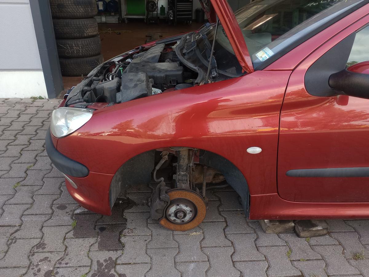 Peugeot 206 original Kotflügel links schmale Ausführung EKQ Luziferrot Bj 2004