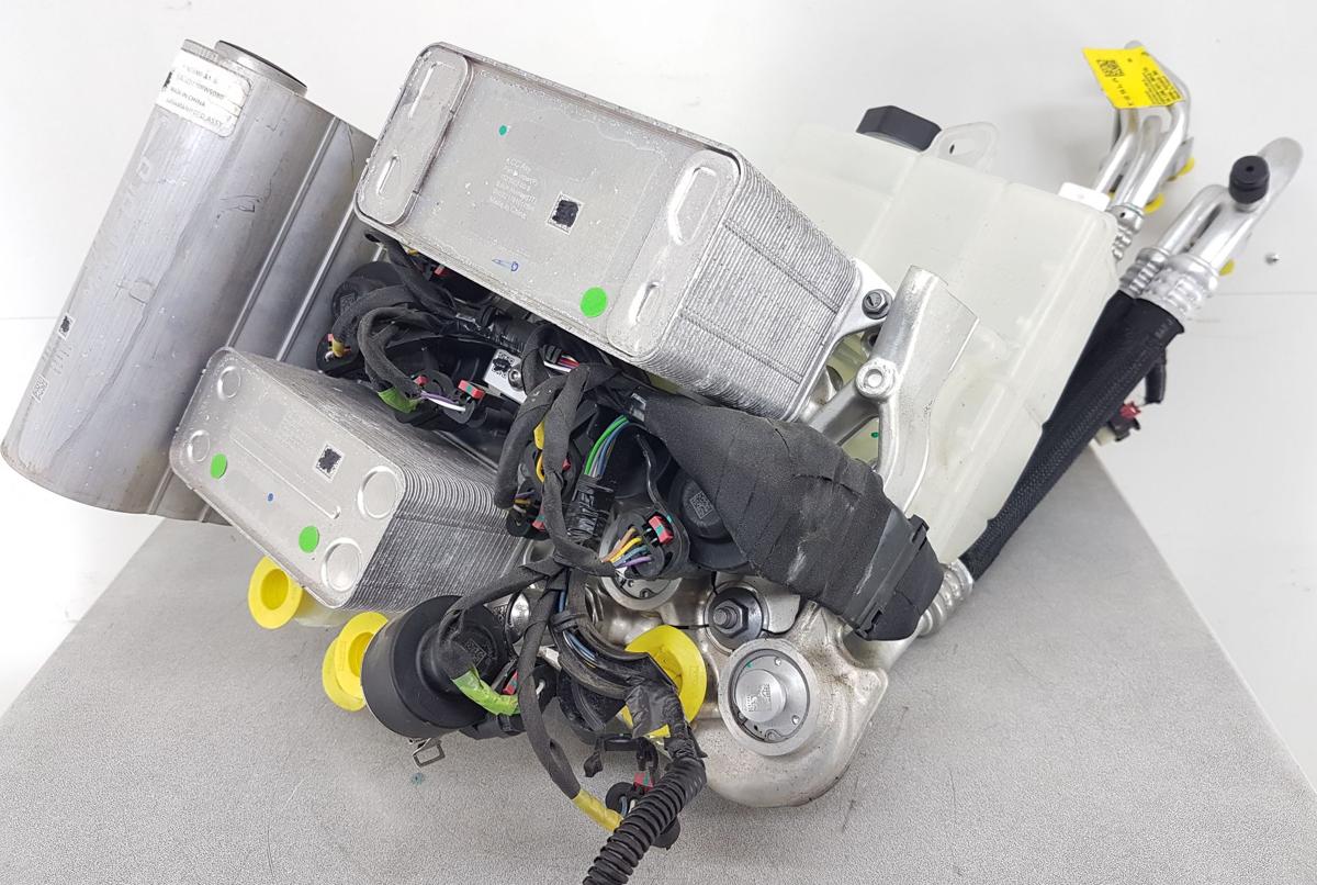 Tesla Model Y W&auml;rmetauscher Bj2022 1625000-A1-B Super Manifold