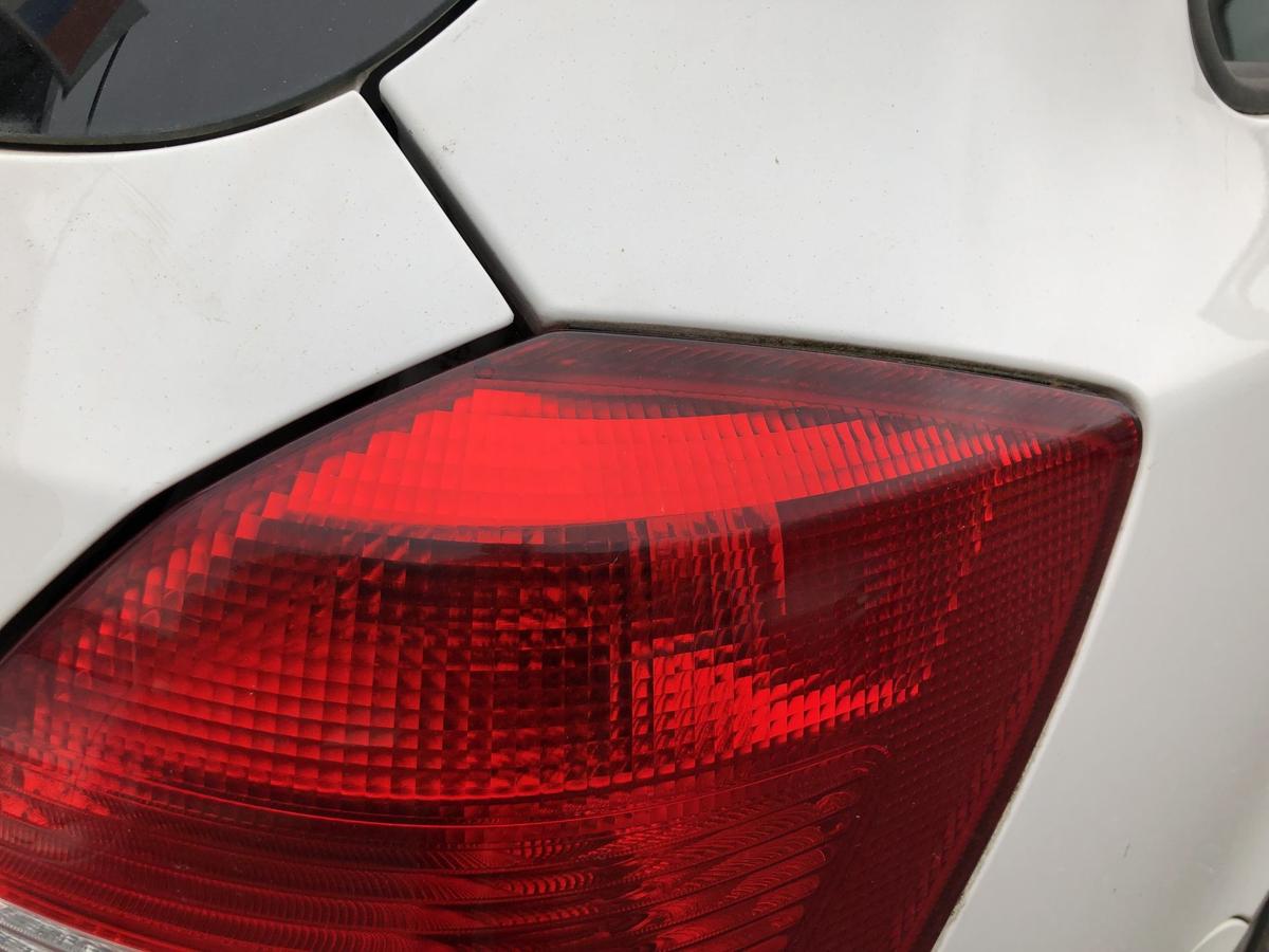 Skoda Fabia II 2 5J Rückleuchte Rücklicht Heckleuchte rechts Kombi Schlusslicht