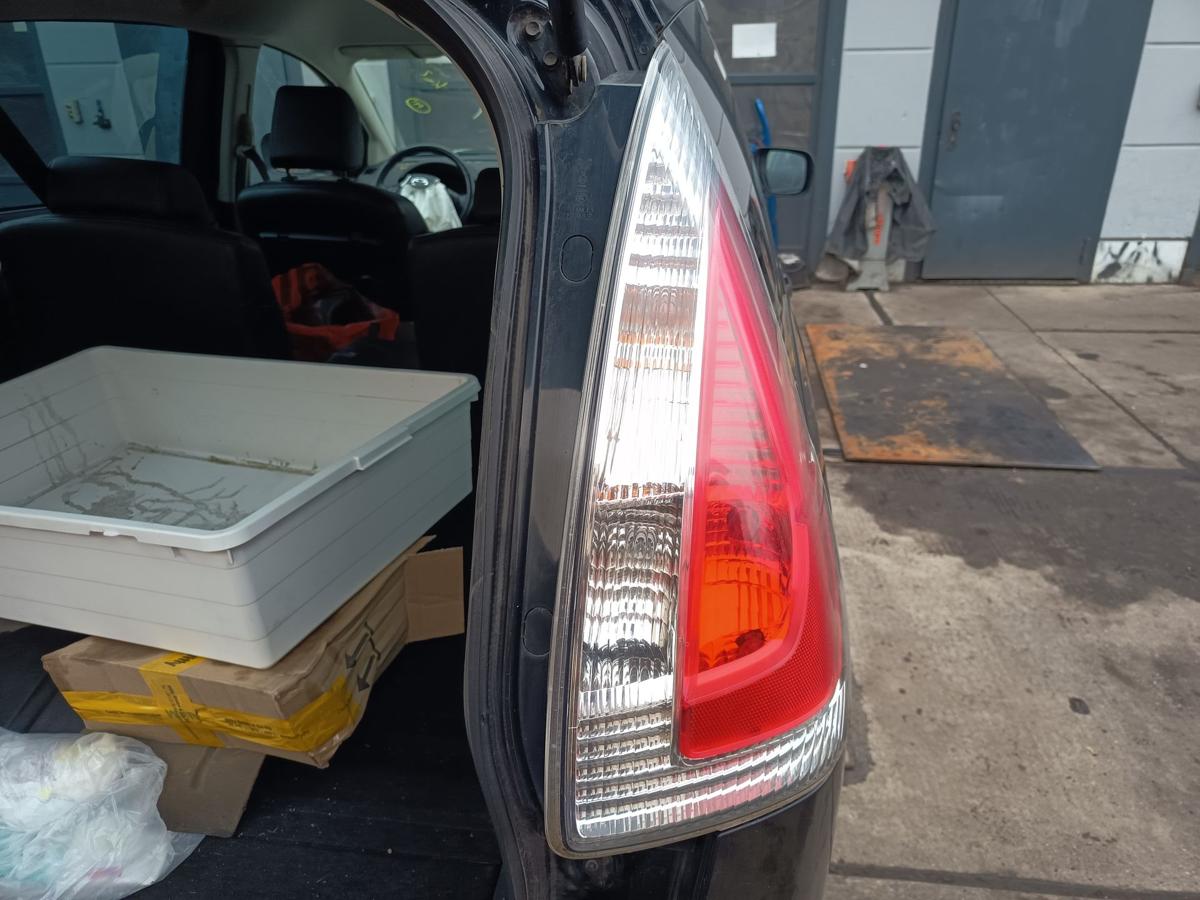 Mazda 5 CR original R&uuml;ckleuchte rechts Heck Schluss Licht Bj 2009