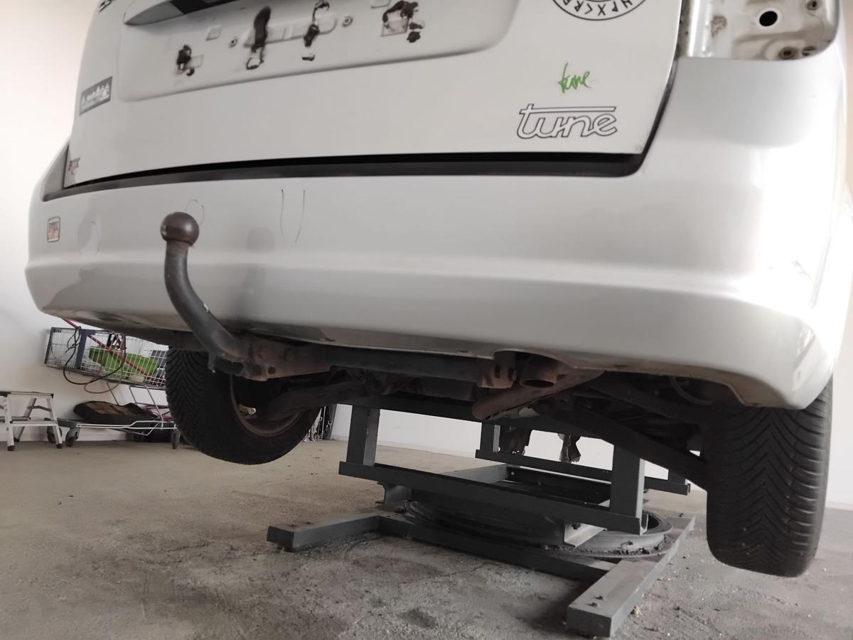 Kia Ceed Kombi ED orig. Stossfänger Stoßstange hinten 9S Machine Silver BJ2007