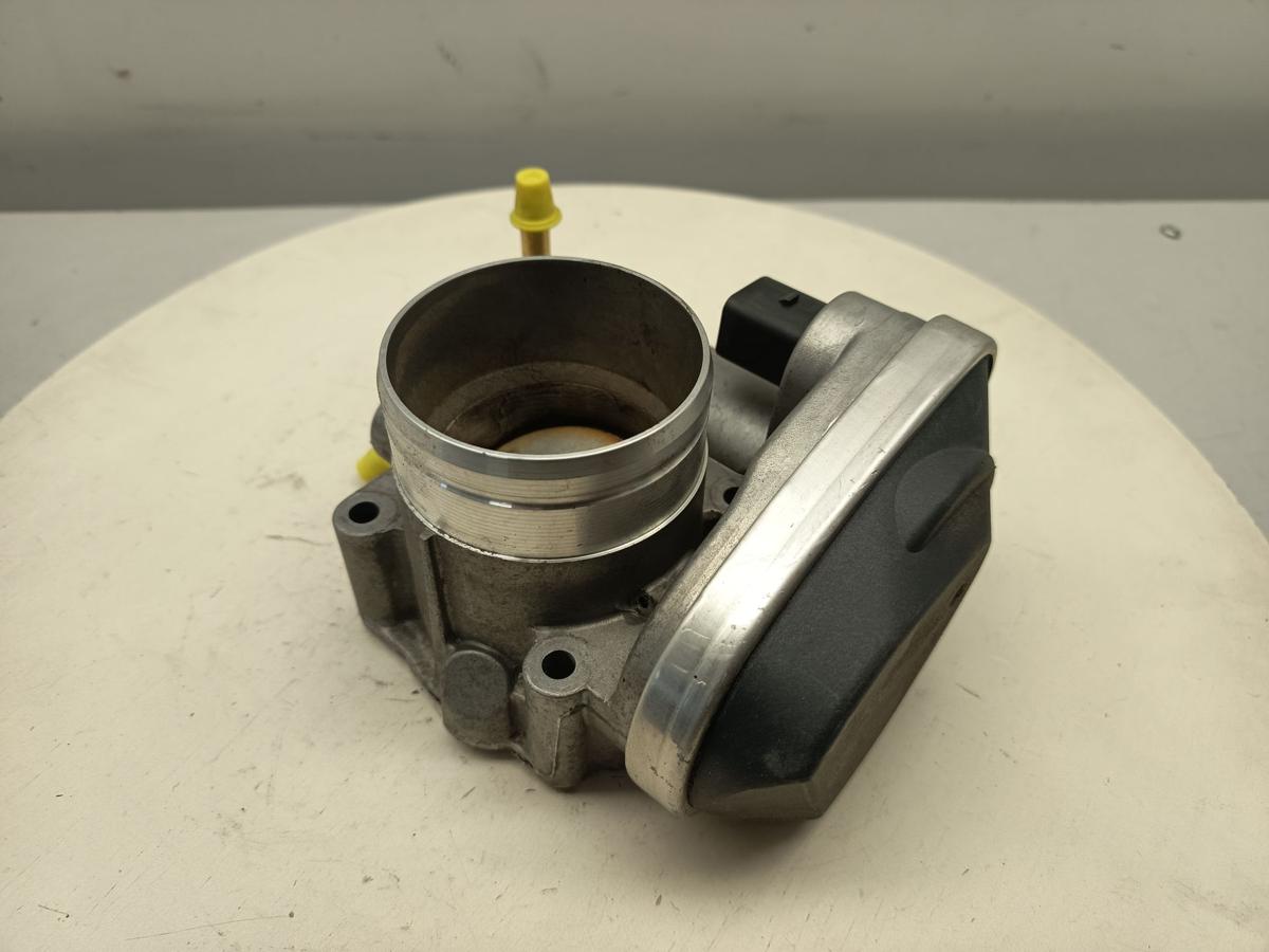 VW Golf V original Drosselklappe 1.6l 75kW Benzin 06A133062AT Baujahr 2007