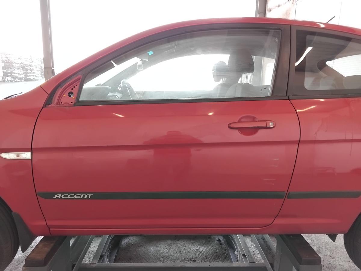 Hyundai Accent 3 MC T&uuml;r vorn links Fahrert&uuml;r 3-t&uuml;rig N8 Tango Red BJ2007
