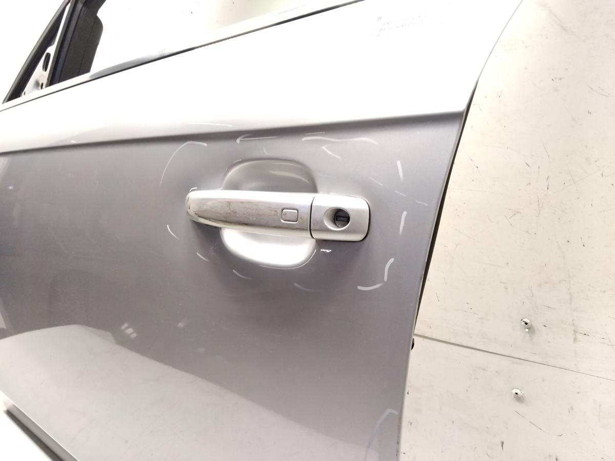 Audi A4 8K B8 T&uuml;r vorn links Fahrert&uuml;r eissilbermetallic besch&auml;digt Bj.2009