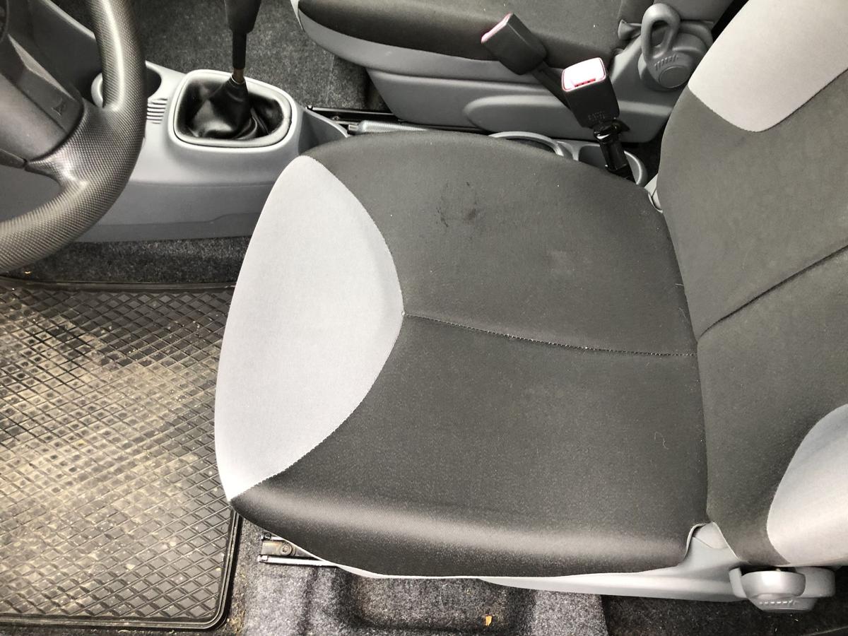 Citroen C1 Typ P Sitz vorn links Fahrersitz ohne Heizung nur f&uuml;r 3 t&uuml;rer