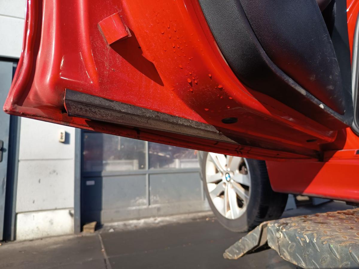 BMW E87 original T&uuml;r vorn links Fahrer Rohbau 438 Japanrot Bj 2005