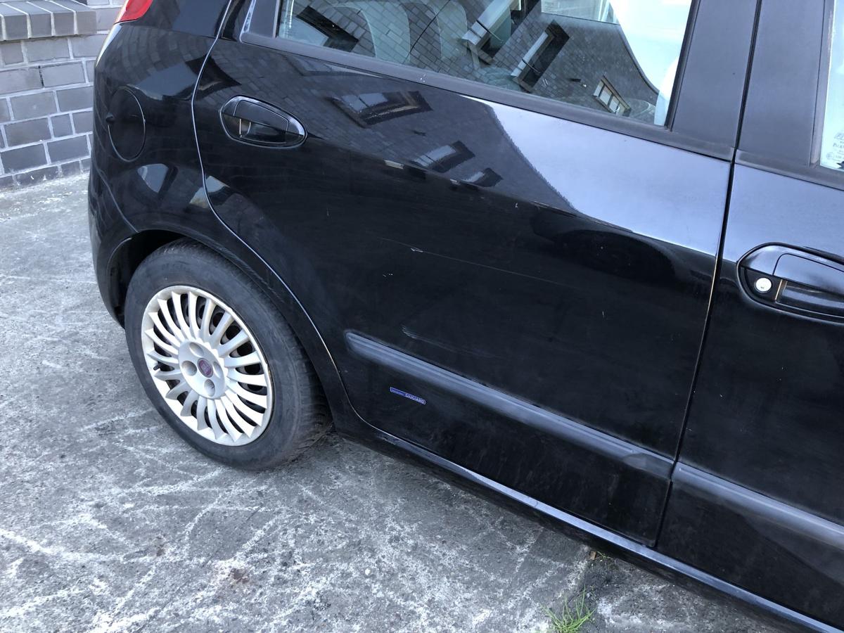 Fiat Grande Punto 199 T&uuml;r hinten rechts Fondt&uuml;r im Rohbau 891 Nero Provocatore