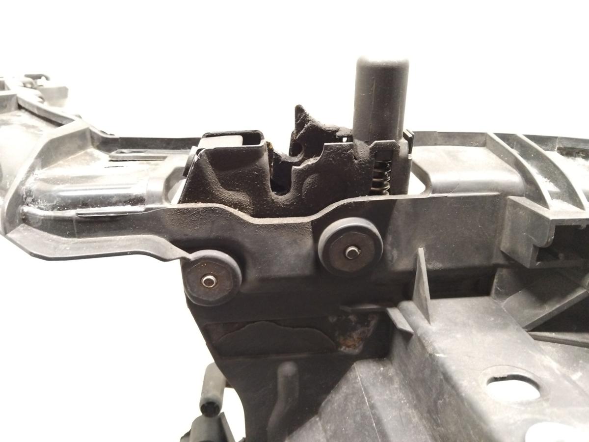 Audi A1 8X original Schlosstr&auml;ger Frontmittelteil inkl. Haubenschlo&szlig; BJ2010