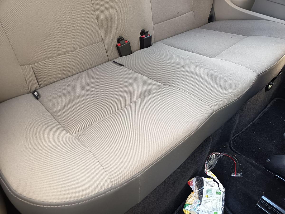 Renault Twingo II original R&uuml;cksitzbank Stoff hellgrau Bj 2009