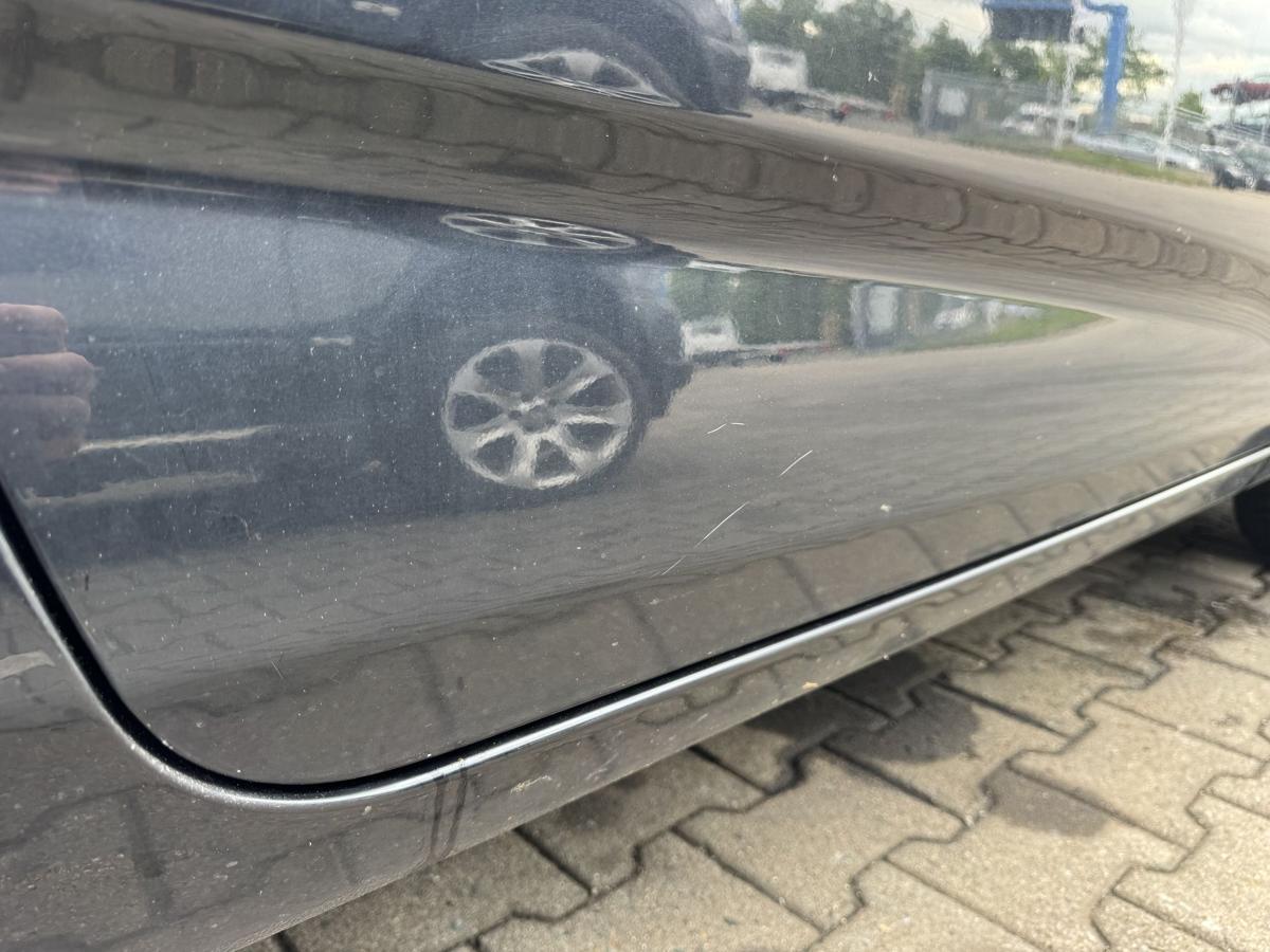 Kia Pro Ceed original T&uuml;r vorn rechts 1K Black Pearl Rohbau Bj.2010