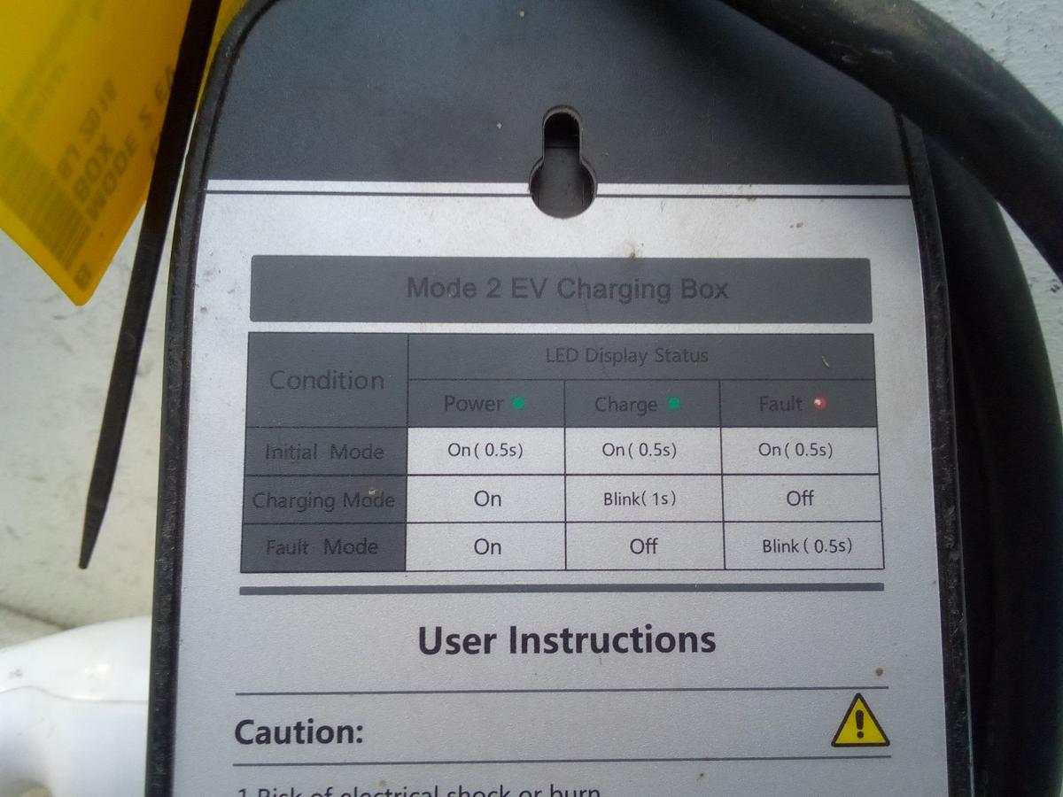 Ladeger&auml;t Mode 2 EV Charging Box, 6 meter L&auml;nge Schuko 220V 16A IP65