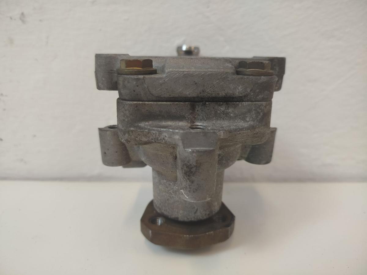 VW Golf IV 4 1J Servopumpe Lenkhilfepumpe Fl&uuml;gelpumpe KYB 1390ccm 55kw