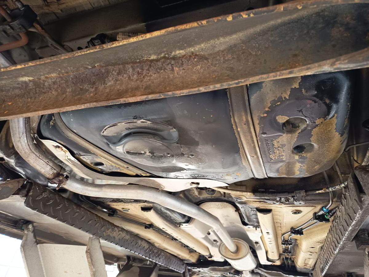 Opel Corsa D original Kraftstoffbeh&auml;lter Tank Benzin 93189591 13204556 Bj 2012