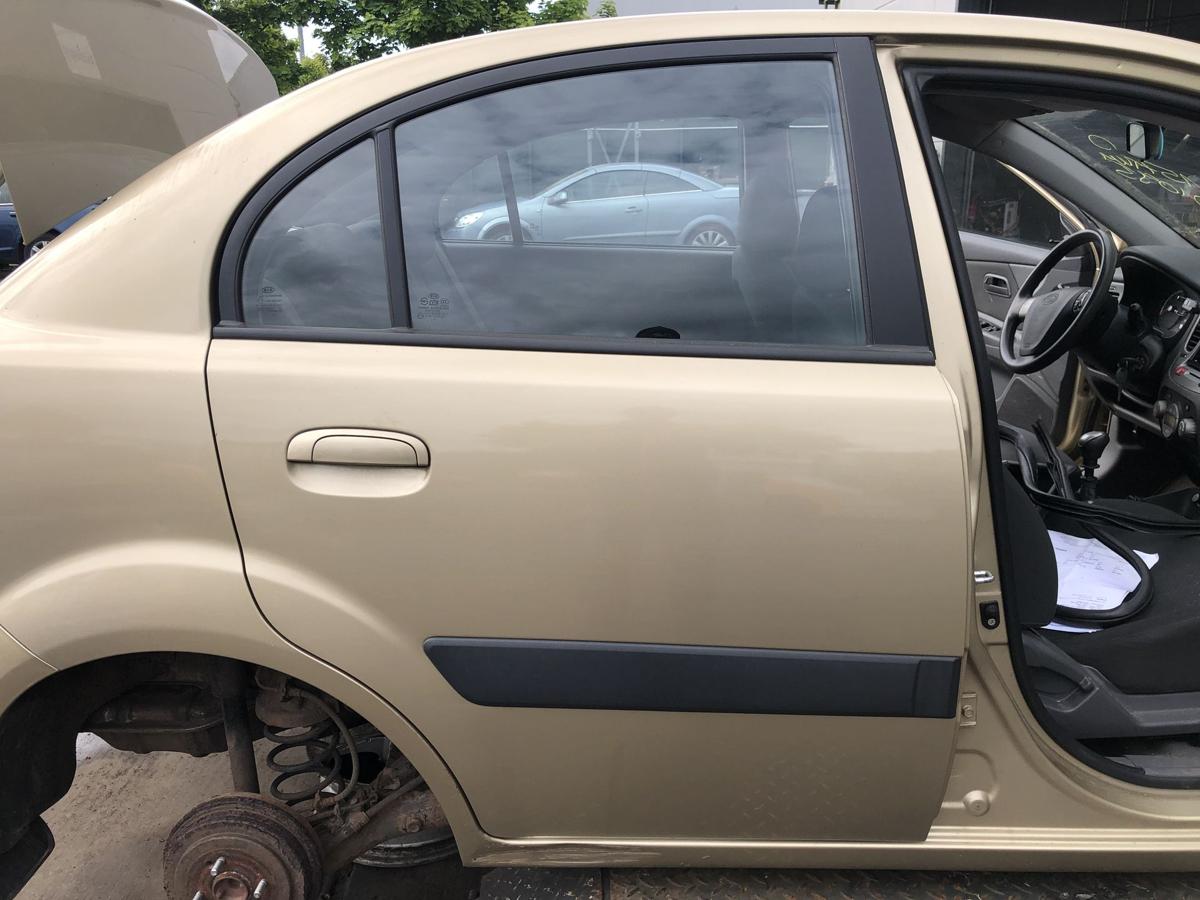 Kia Rio JB Stufenheck original Tür hinten rechts Fond J4 Cashmere beige Bj 2009