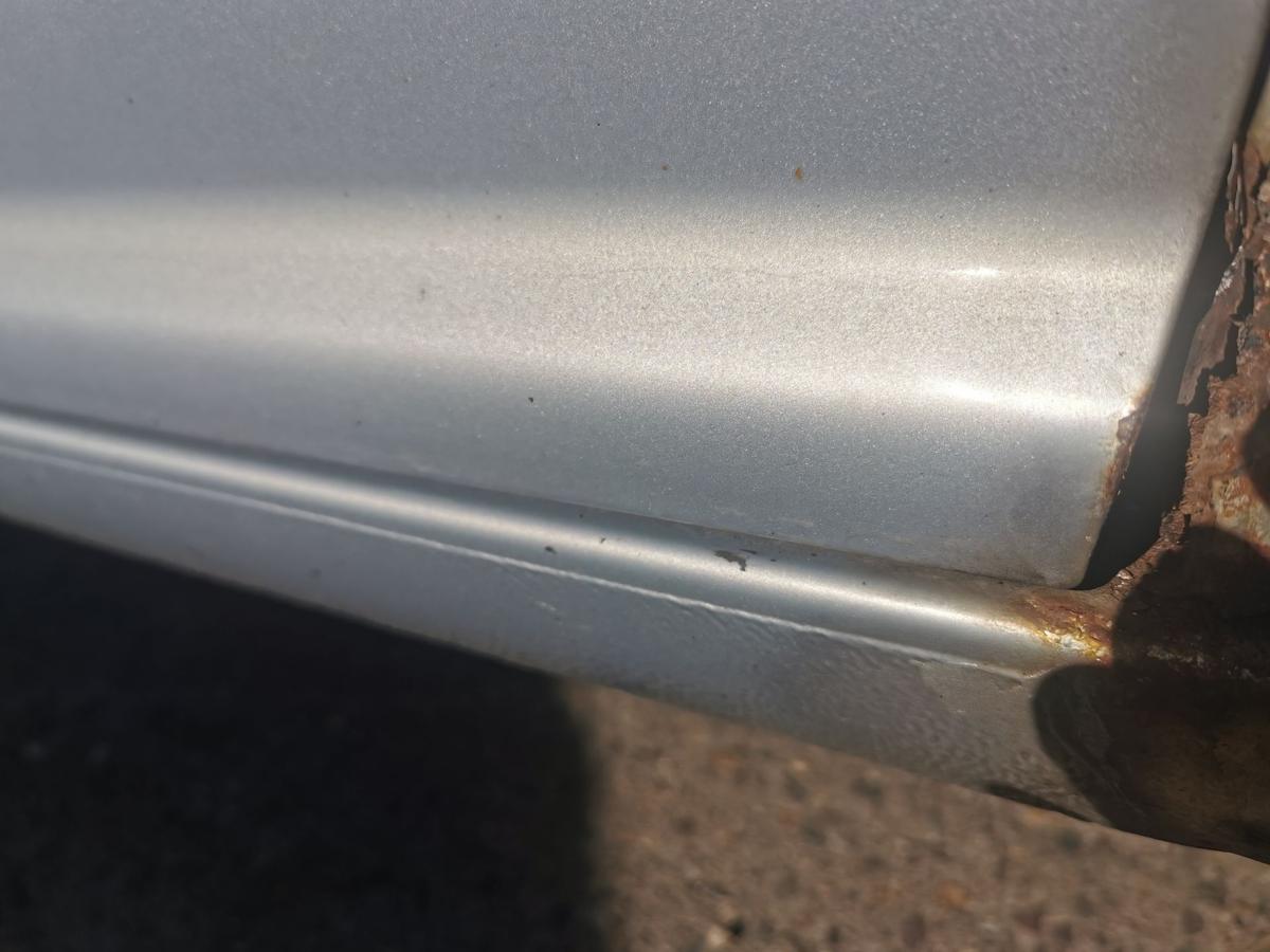 VW Bora 1J Fahrertür Tür Autotür vorn rechts Rohbautür LB7Z Satinsilber Met