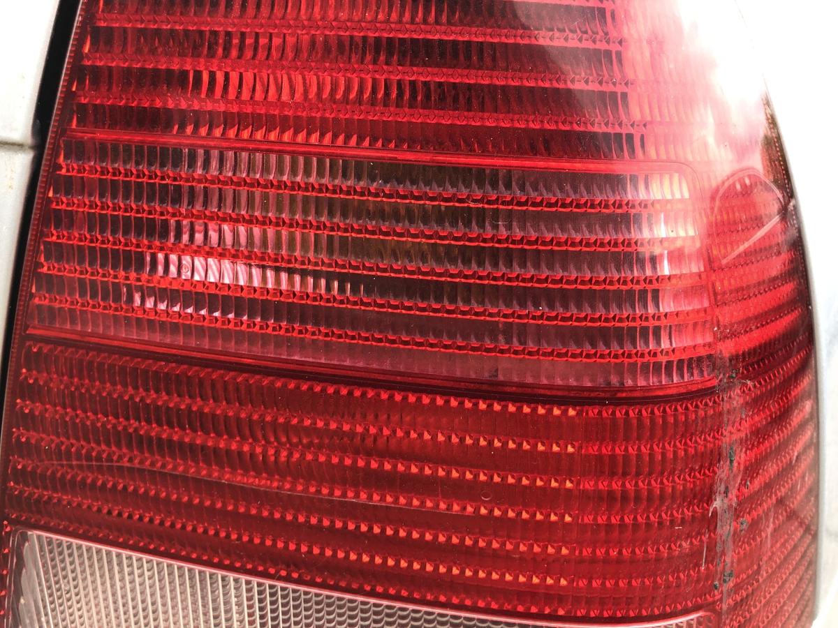 VW Bora 1J R&uuml;ckleuchte rechts R&uuml;cklicht Heckleuchte Limo Schlusslicht