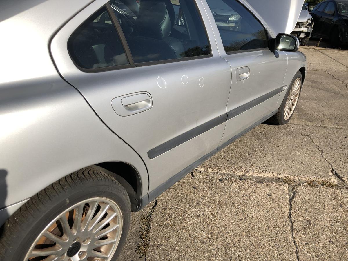 Volvo S60 Typ P24 T&uuml;r hinten rechts Fondt&uuml;r im Rohbau 42600 SILVER METALLIC