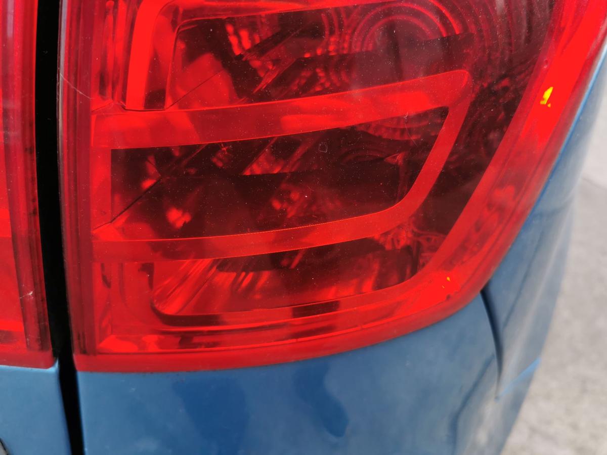 Citroen C4 Picasso U Rückleuchte Schlussleuchte Rücklicht aussen rechts 5 Sitzer
