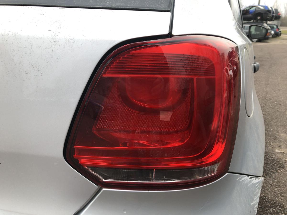 VW Polo 6R Rückleuchte rechts Rücklicht Heckleuchte Schlussleuchte