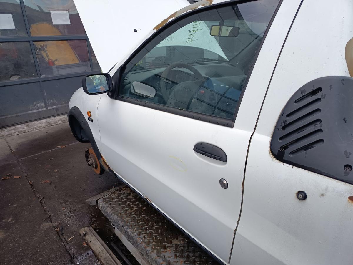 Fiat Strada I original T&uuml;r links Fahrer wei&szlig; uni Bj 2001