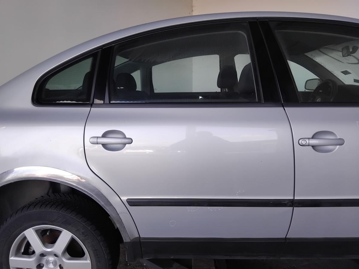 VW Passat 3B T&uuml;r hinten rechts satinsilbermetallic LB7Z 4-t&uuml;rig Limousine BJ1999