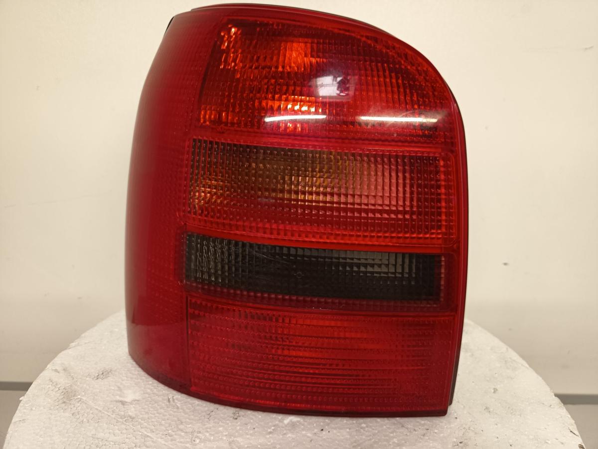 Audi A4 B5 Avant orig Rückleuchte/Schlusslicht links Fahrerseite Bj 1998